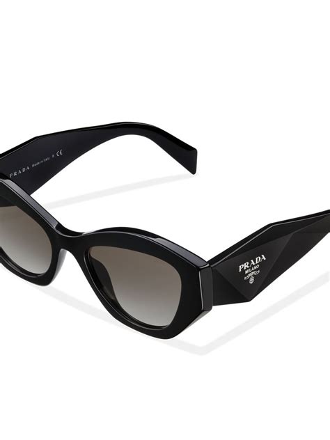 occhiali da sole prada grigi|Occhiali da sole di Prada Eyewear da donna .